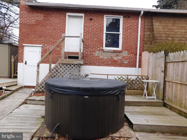 964 NEW HOLLAND RD, Reading, PA 19607