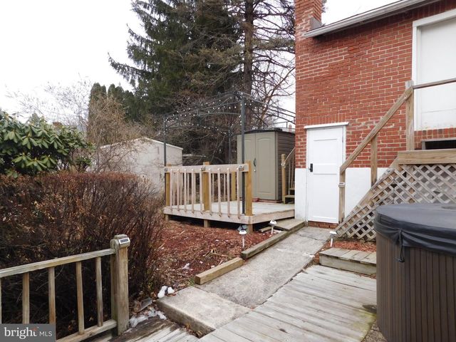 964 NEW HOLLAND RD, Reading, PA 19607