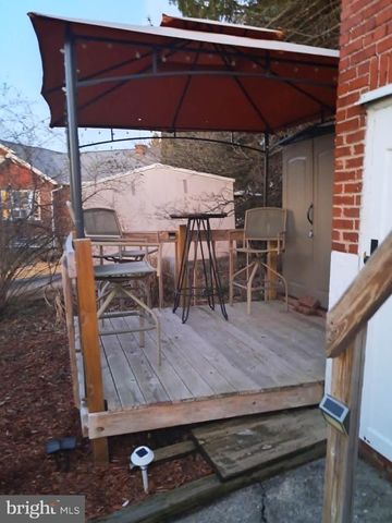 964 NEW HOLLAND RD, Reading, PA 19607