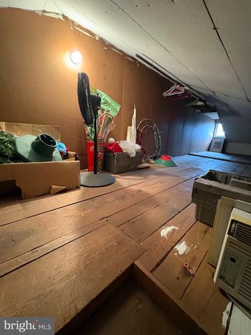 964 NEW HOLLAND RD, Reading, PA 19607