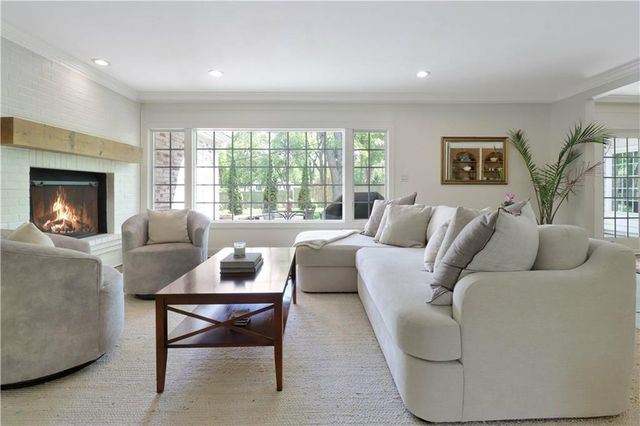 2521 W 65th Street, Mission Hills, KS 66208
