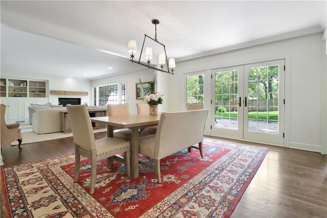 2521 W 65th Street, Mission Hills, KS 66208