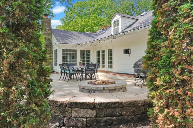 2521 W 65th Street, Mission Hills, KS 66208