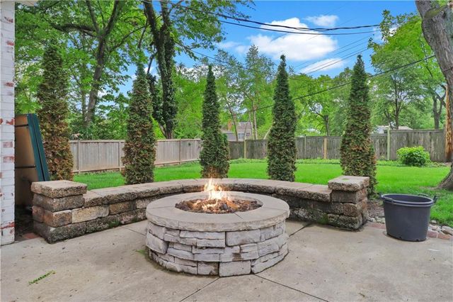 2521 W 65th Street, Mission Hills, KS 66208