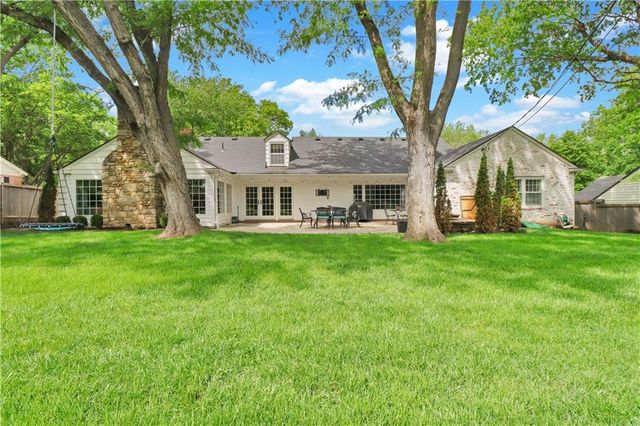 2521 W 65th Street, Mission Hills, KS 66208