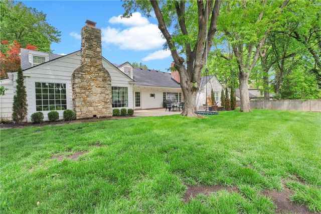 2521 W 65th Street, Mission Hills, KS 66208