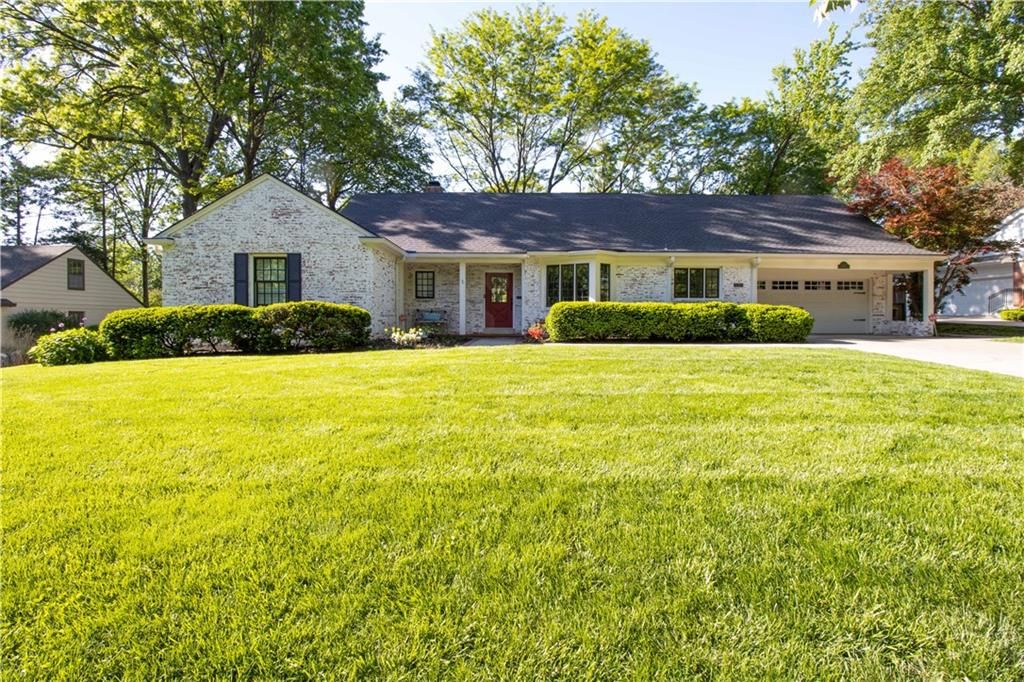 2521 W 65th Street, Mission Hills, KS 66208