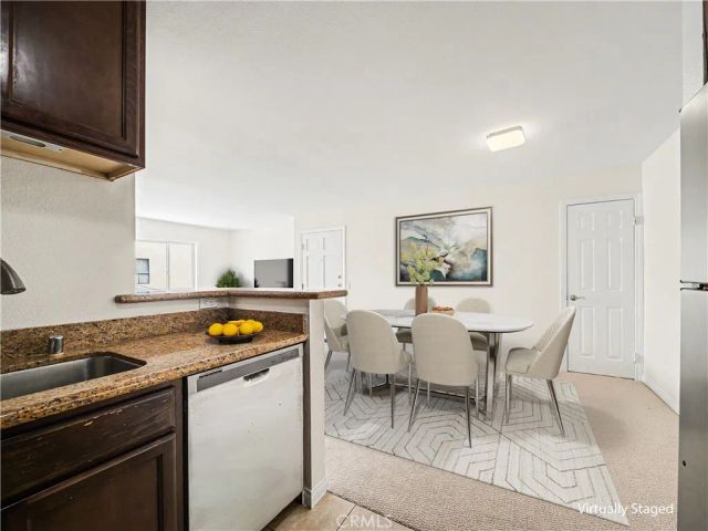 5224 Denny 205, North Hollywood, CA 91601