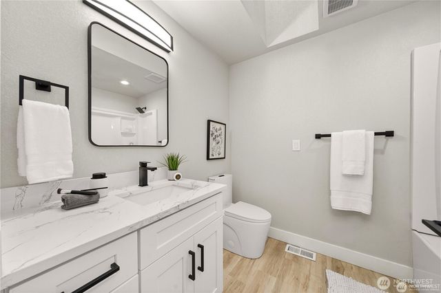 13820 72nd Avenue E, Puyallup, WA 98373