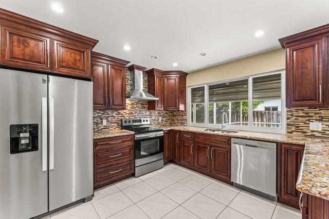 8821 NW 3rd Street, Pembroke Pines, FL 33024