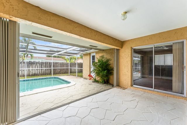 8821 NW 3rd Street, Pembroke Pines, FL 33024