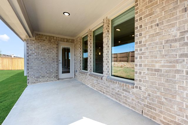 2114 Redding Drive, Mansfield, TX 76084