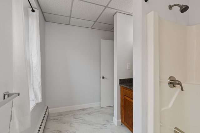 131 Essex Streer 33, Salem, MA 01970