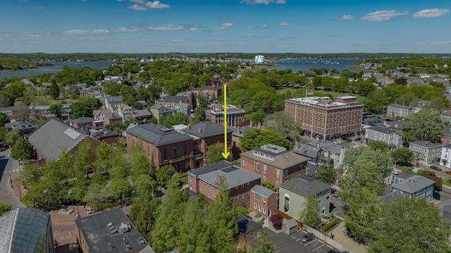 131 Essex Streer 33, Salem, MA 01970