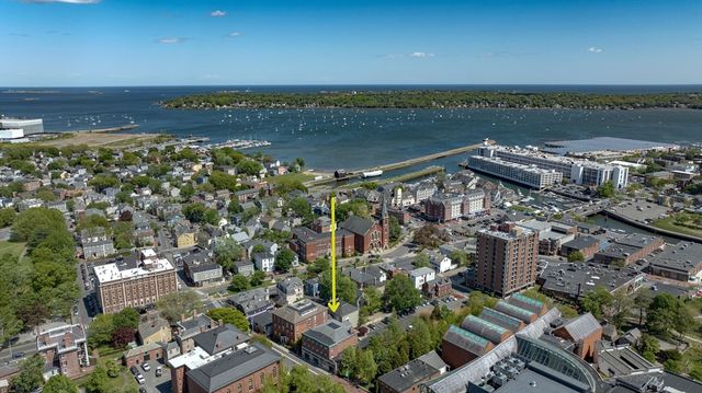131 Essex Streer 33, Salem, MA 01970