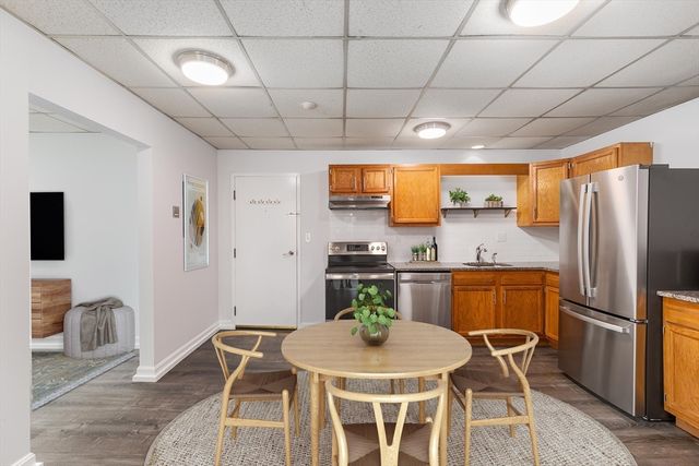 131 Essex Streer 33, Salem, MA 01970