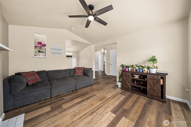 24501 234th Way SE, Maple Valley, WA 98038