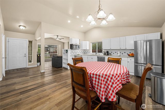 24501 234th Way SE, Maple Valley, WA 98038