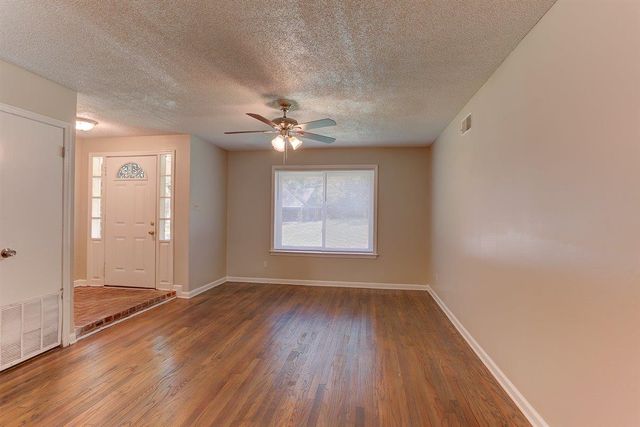 2880 CAVERN DR, Memphis, TN 38128