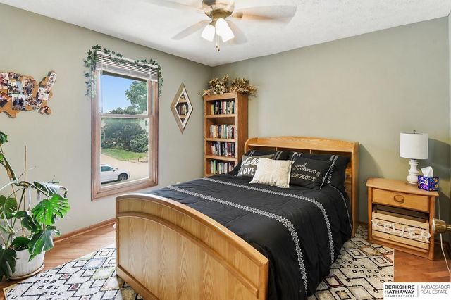 15183 T St, Omaha, NE 68137