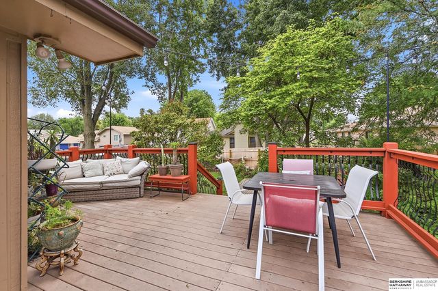 15183 T St, Omaha, NE 68137