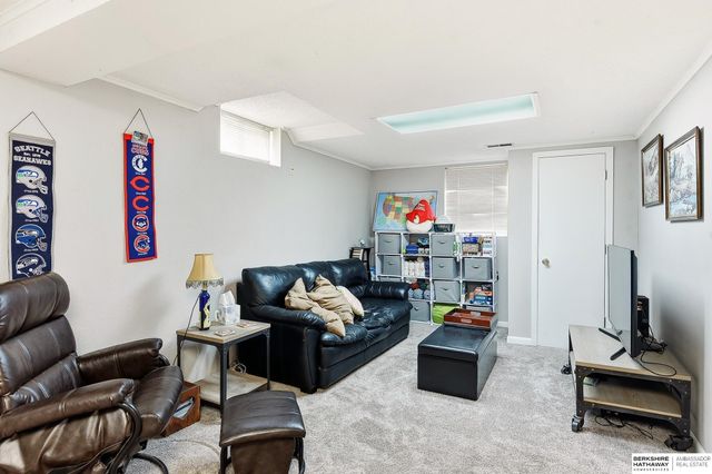 15183 T St, Omaha, NE 68137