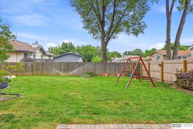 15183 T St, Omaha, NE 68137