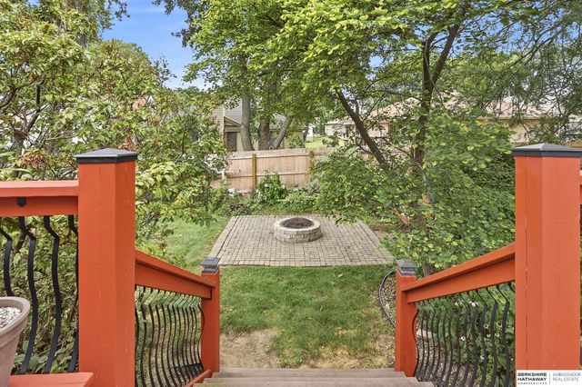 15183 T St, Omaha, NE 68137