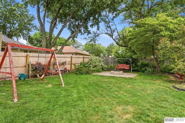 15183 T St, Omaha, NE 68137