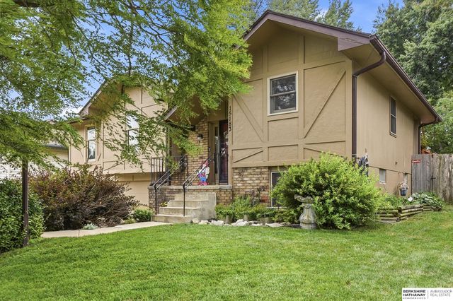15183 T St, Omaha, NE 68137