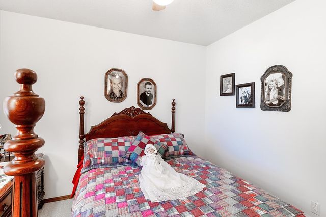 1613 E Horizon Dr, Derby, KS 67037