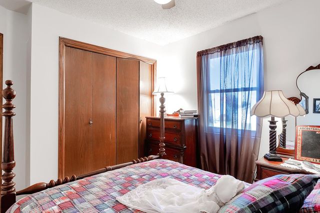 1613 E Horizon Dr, Derby, KS 67037