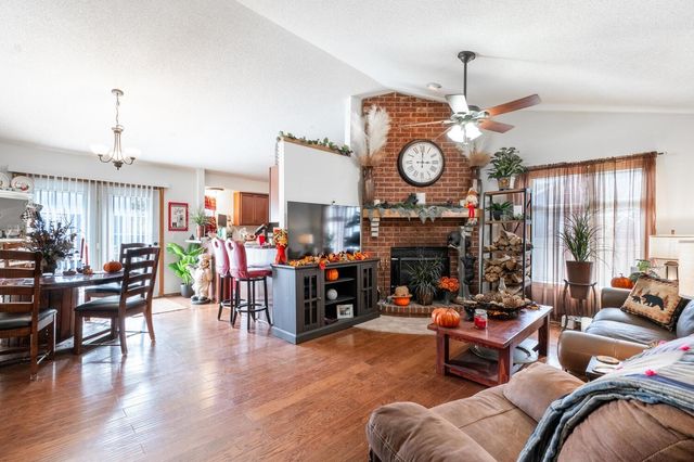 1613 E Horizon Dr, Derby, KS 67037