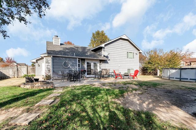 1613 E Horizon Dr, Derby, KS 67037
