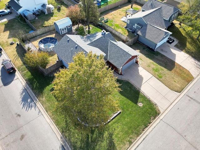 1613 E Horizon Dr, Derby, KS 67037