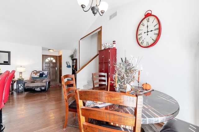 1613 E Horizon Dr, Derby, KS 67037