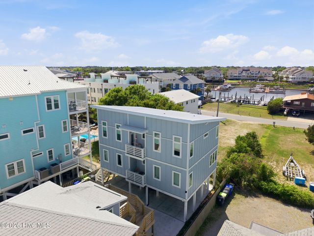 415 Carolina Beach Avenue N, Carolina Beach, NC 28428