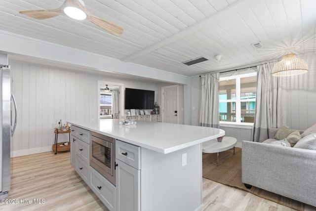 415 Carolina Beach Avenue N, Carolina Beach, NC 28428
