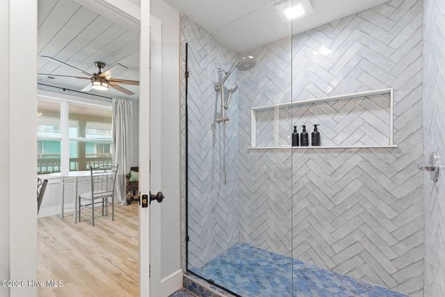 415 Carolina Beach Avenue N, Carolina Beach, NC 28428