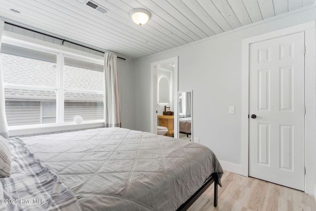415 Carolina Beach Avenue N, Carolina Beach, NC 28428