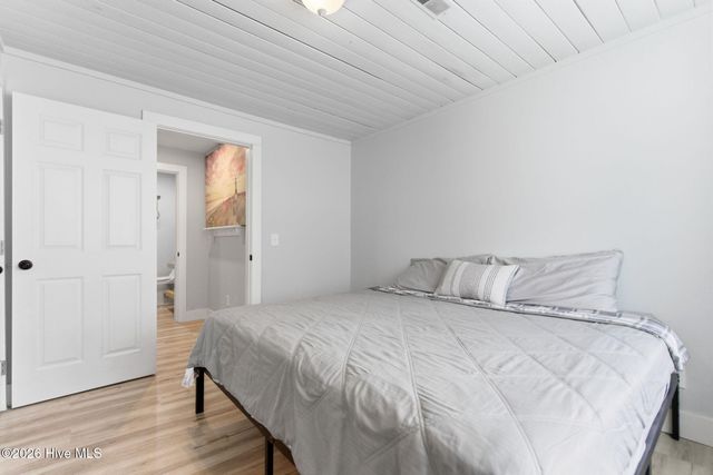 415 Carolina Beach Avenue N, Carolina Beach, NC 28428
