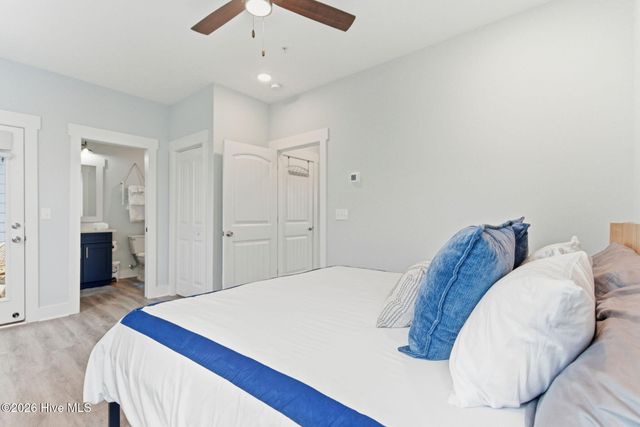 415 Carolina Beach Avenue N, Carolina Beach, NC 28428