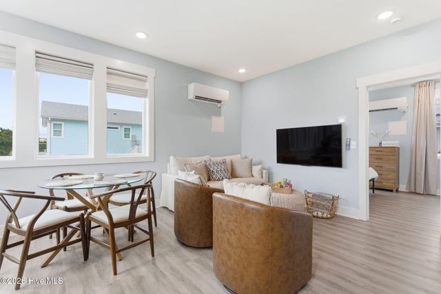 415 Carolina Beach Avenue N, Carolina Beach, NC 28428