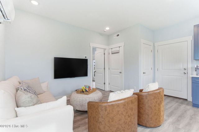 415 Carolina Beach Avenue N, Carolina Beach, NC 28428