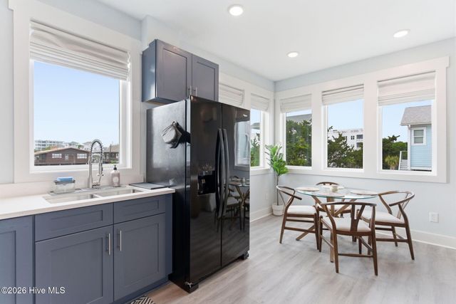 415 Carolina Beach Avenue N, Carolina Beach, NC 28428