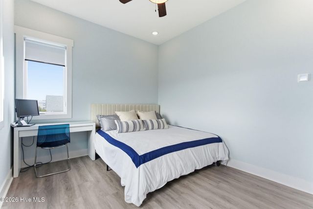 415 Carolina Beach Avenue N, Carolina Beach, NC 28428