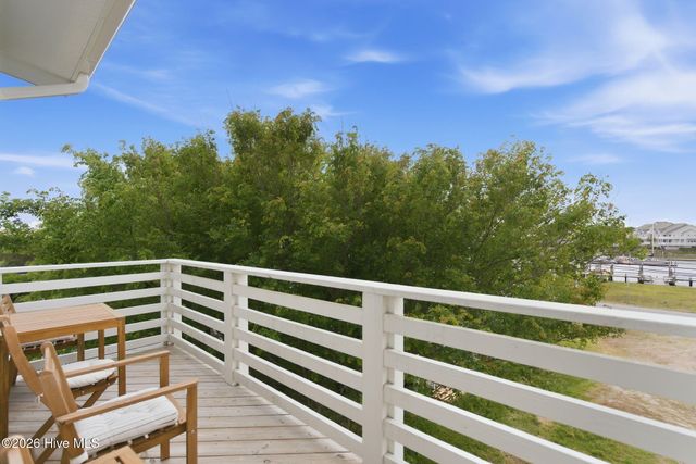 415 Carolina Beach Avenue N, Carolina Beach, NC 28428