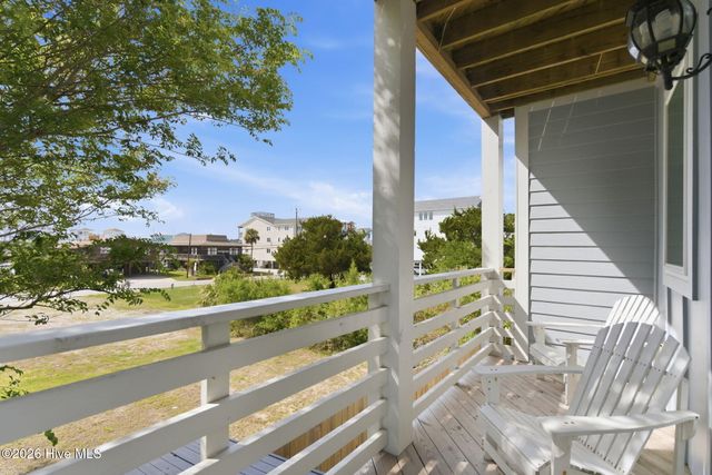 415 Carolina Beach Avenue N, Carolina Beach, NC 28428