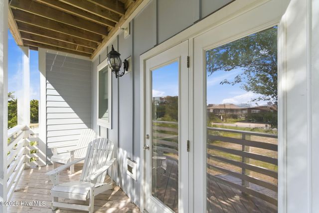415 Carolina Beach Avenue N, Carolina Beach, NC 28428