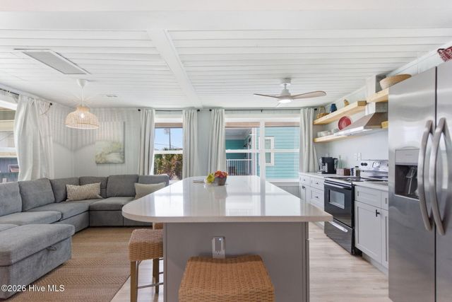 415 Carolina Beach Avenue N, Carolina Beach, NC 28428